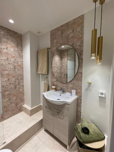 Syntagma Hideaway Luxury Apt