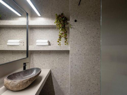 Luxury apt in Monastiraki - next to Acropolis