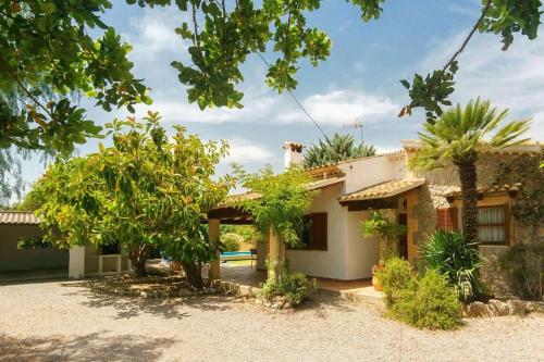 3 bedrooms villa with pool near Pollensa by Renthousing