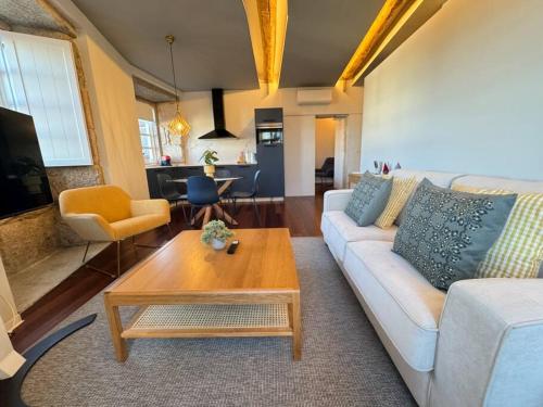 Casa del Tratado 2 by YBH