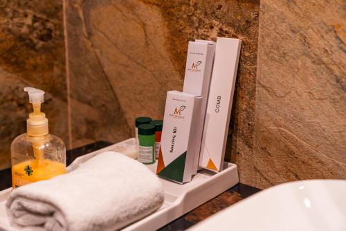 Ένα μπάνιο στο Manu Maharani Resort
