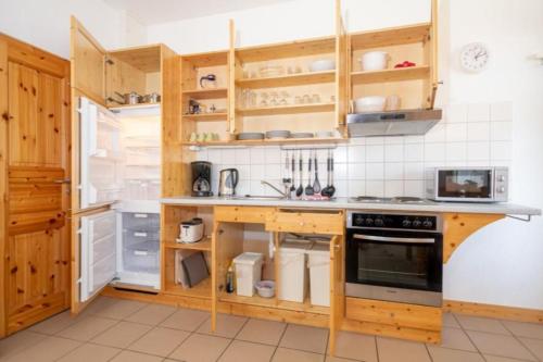Kuchyň nebo kuchyňský kout v ubytování Ferienwohnung Forsthaus am Brocken, 40 qm, 1 Schlafzimmer F3