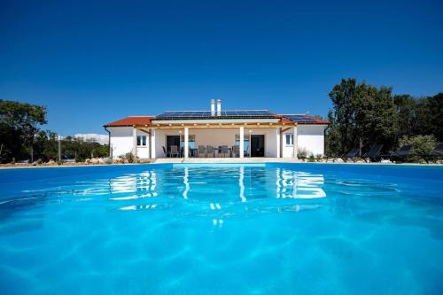 SEA VIEW VILLA *big pool * BBQ * direct sea access