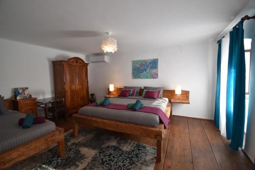 Gallery image of Holiday house Vira with a pool in Hreljin