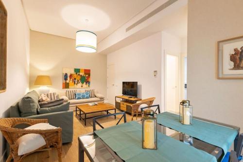 Angeles Deluxe Suite by Valcambre