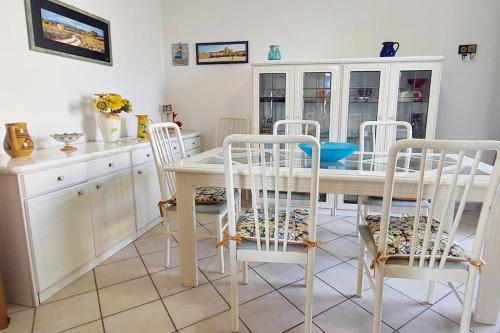 Nhà bếp/bếp nhỏ tại Holiday House Casa Vacanze Vento di Mare