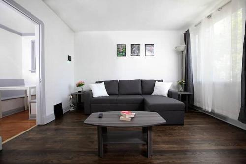 Cozy Airport 2-bed – Photos 3
