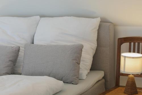 Cama o camas de una habitación en Reetdachhaus in der Bremer Schweiz