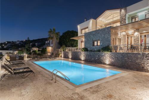Kolam renang di atau dekat dengan Zefis Villa Aegina