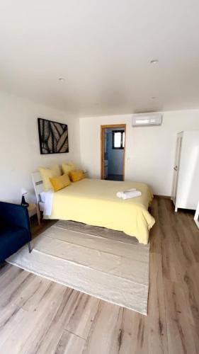 Postel nebo postele na pokoji v ubytování Chambre provençale