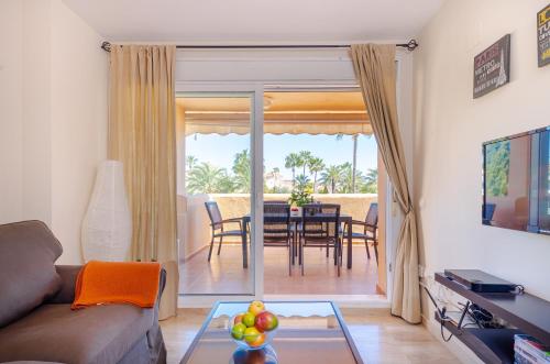 Fantastic Apartment 80m from the Beach!