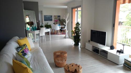 CONFORTABLE T3 sur BALCON à 5 MN du Centre Ville