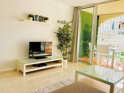 Foto dalla galleria di Serene 1-BR Retreat,Private Garden, Callao Salvaje a Callao Salvaje