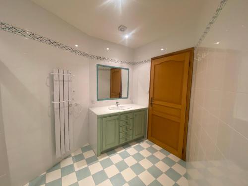 Phòng tắm tại VILLA 5 pièces 8 couchages PORTICCIO