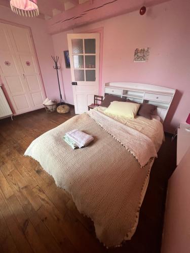 Postel nebo postele na pokoji v ubytování Maison en vallée d’Ossau