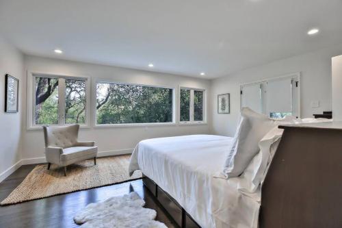 Fotografie z fotogalerie ubytování Stunning Executive Retreat 4bd 4ba v destinaci Portola Valley