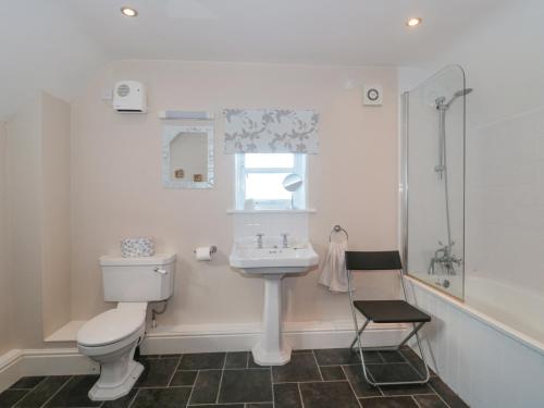 Φωτογραφία από το άλμπουμ του Wards Court 1 σε Gloucester