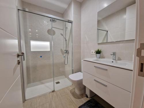 Ένα μπάνιο στο MALVASIA 4