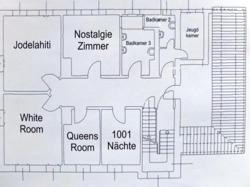 a black and white floor plan of a house at Oude Pastorie en Dorpsschool Netze-Waldeck in Netze
