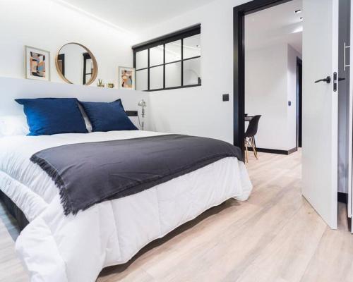 Amazing 2BD 2BTH by Madrid4You Apartments