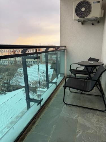 Μπαλκόνι ή βεράντα στο Stylish Apartment Getaway with self check-in and free parking lot
