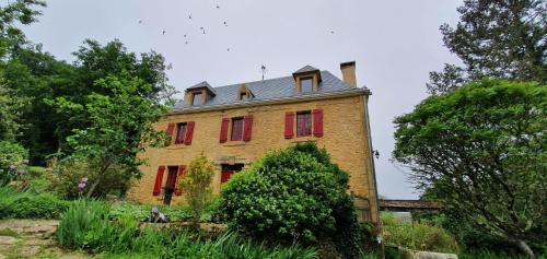 Le Clos d'Ô Maison de charme La Salamandre avec sa piscine chauffée proche de Sarlat
