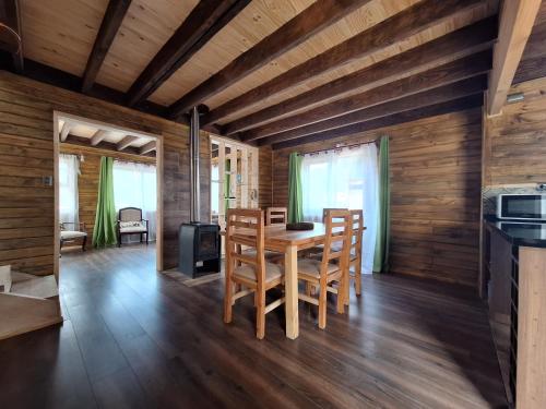 Η κουζίνα ή μικρή κουζίνα στο Cabaña Los Chilcos - Neltume - Huilo Huilo