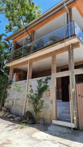 Sobrado amplo e arejado, UBATUBA SP, próximo as praias e centro