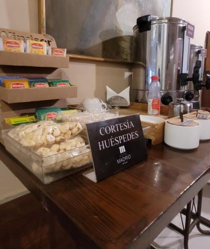 Makanan di atau berdekatan hotel
