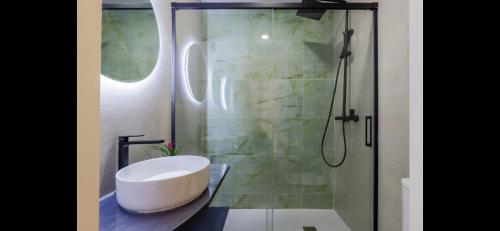Picasso 2 Luxury