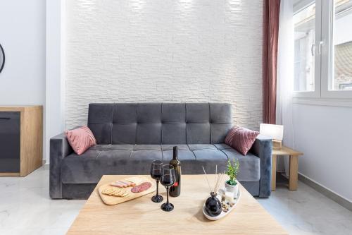 New Glamorous Apartment in Downtown