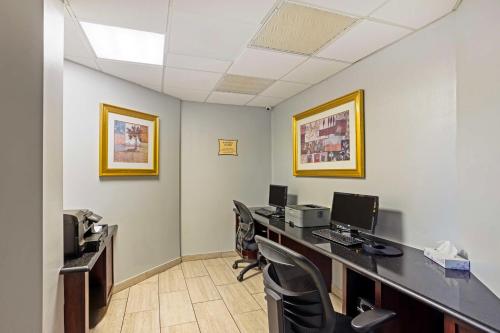 Imagen de la galería de Best Western Plus Reading Inn & Suites, en Reading