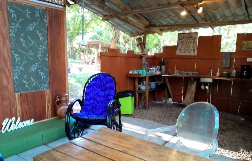 パケラにあるFully Furnished FAMILY JUNGLE TENT, Latino Glamping Paqueraのギャラリーの写真