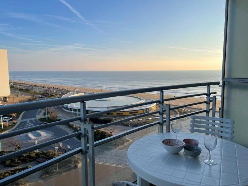 Bel appartement 1 chambre tout confort au bord de la mer avec balcon et parking - FR-1-323-216