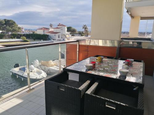 Apartamento luminoso en Santa Margarita con terraza y piscina, cerca de la playa de la Rubina - ES-258-79