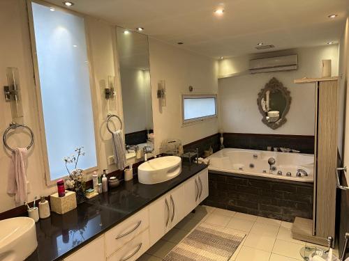 Koupelna v ubytování Kalim Casa