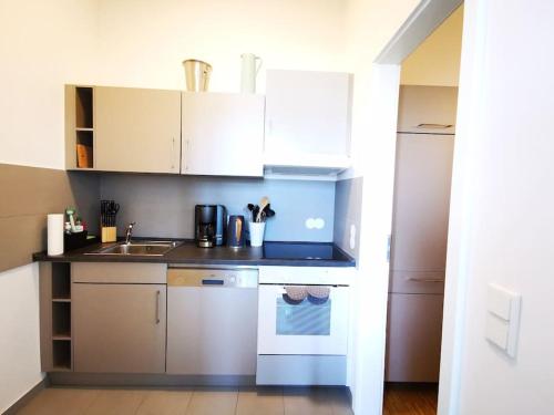 SC 07 by ROCKCHAIR Apartments l SUPERHOST Status l 2,5 Bedrooms Boxspringbeds Balcony Elevator welcomes you! photo 10
