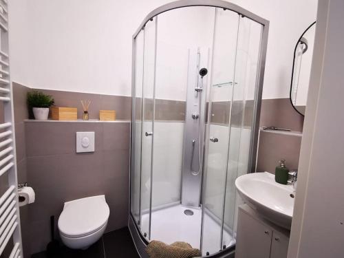 SC 07 by ROCKCHAIR Apartments l SUPERHOST Status l 2,5 Bedrooms Boxspringbeds Balcony Elevator welcomes you! photo 20