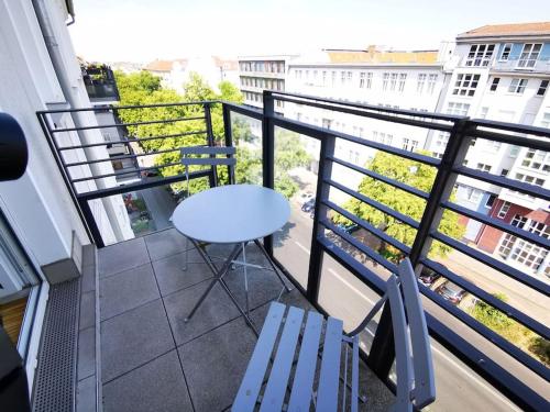 SC 07 by ROCKCHAIR Apartments l SUPERHOST Status l 2,5 Bedrooms Boxspringbeds Balcony Elevator welcomes you! photo 7