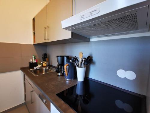 SC 07 by ROCKCHAIR Apartments l SUPERHOST Status l 2,5 Bedrooms Boxspringbeds Balcony Elevator welcomes you! photo 32
