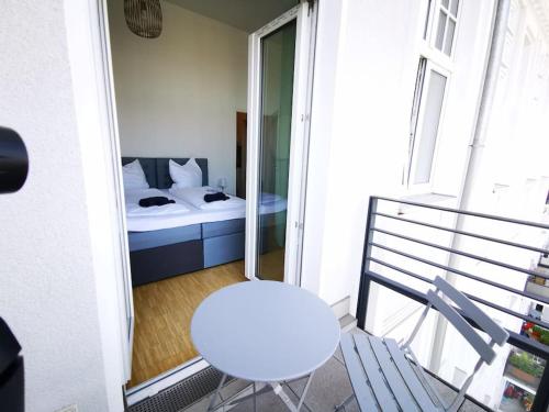 SC 07 by ROCKCHAIR Apartments l SUPERHOST Status l 2,5 Bedrooms Boxspringbeds Balcony Elevator welcomes you! photo 33