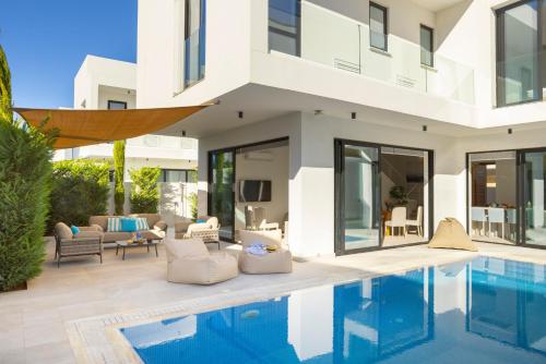 Protaras Periyiali Seaside Villa 33