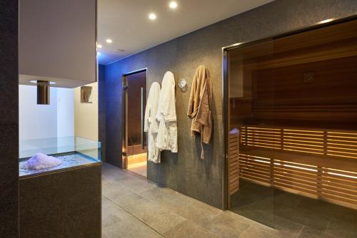Ένα μπάνιο στο Loft con piscina e SPA privata a Carobais 7