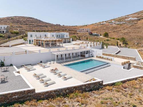 Bazén v ubytování Royal-Ma Resort nebo v jeho okolí