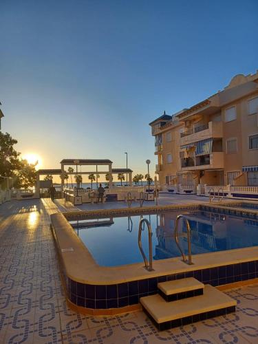 Playa de Los Naufragos Cozy Apartment with Pool