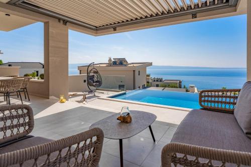 Luxury 5-bedroom villa Princess Korina with heated pool, pool table, sauna, a hot-tub