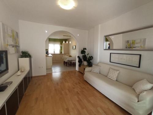Apartment Ana with a Partial Sea View