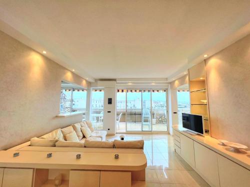 Colony apartment with parking, by Welcome to Cannes