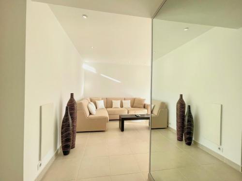 PR Croisette, by Welcome to Cannes