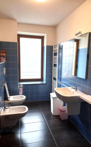 Un baño de Albergo Diffuso Val d'Incarojo